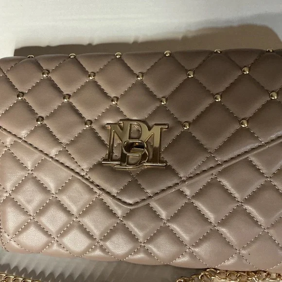 Badgley Mischka Quilted Taupe Crossbody Bag Gold Chain NWT Vegan Leather - Picture 2 of 12